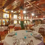 Nayade Отель 3*