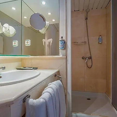 Nayade Hotel 3*