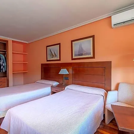 Nayade Hotel 3*